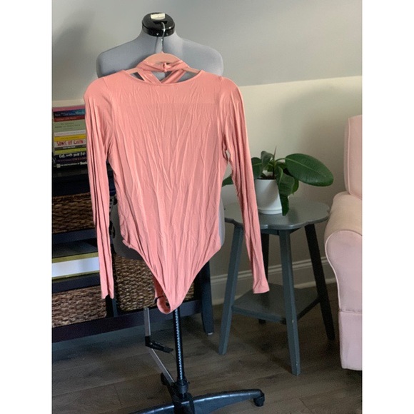 Pink Deep Plunge Crisscrossed Neckline - Picture 2 of 6